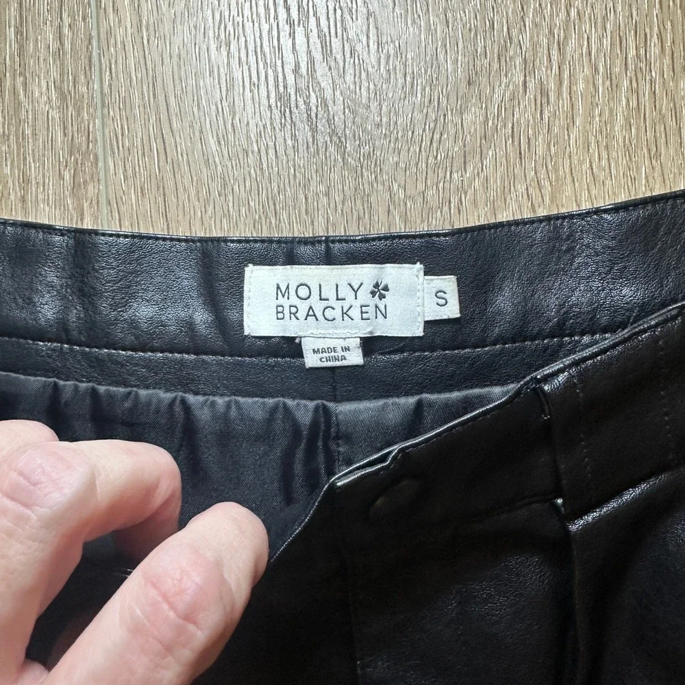 Molly Bracken Womens Sleek Black Faux Leather High Waisted Shorts Size S NWOT